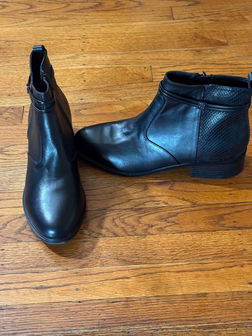 Bandolino Despina Black Faux Leather & Snake Embossed Ankle Booties 9.5M